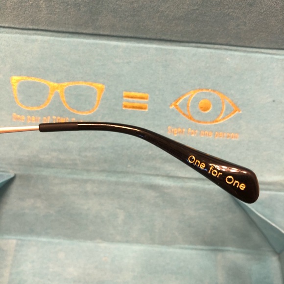 TOMS 60mm Blue Lens Sunglasses NWT - Picture 9 of 13